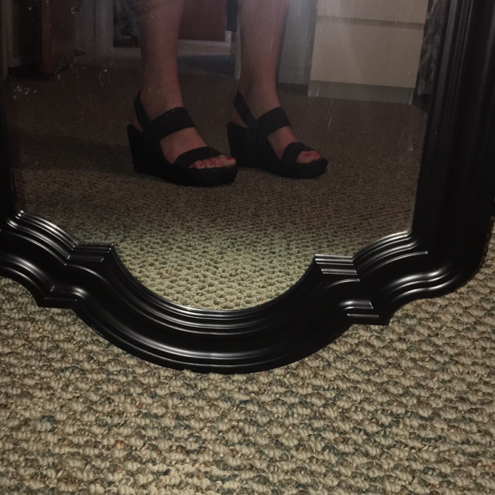Black wedges